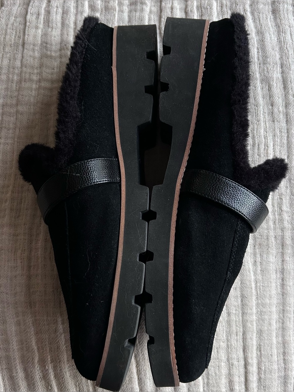 Vionic Kailen Black Suede Faux Fur Shearling Lug Sole Mule Clogs Women’s Size 10 - Picture 8 of 14
